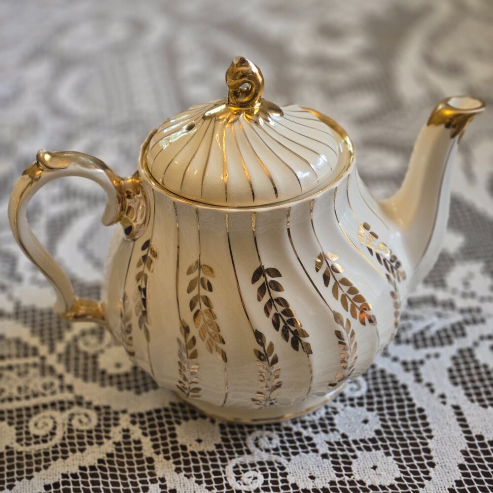 Sadler teapots - Picture 4 of 5